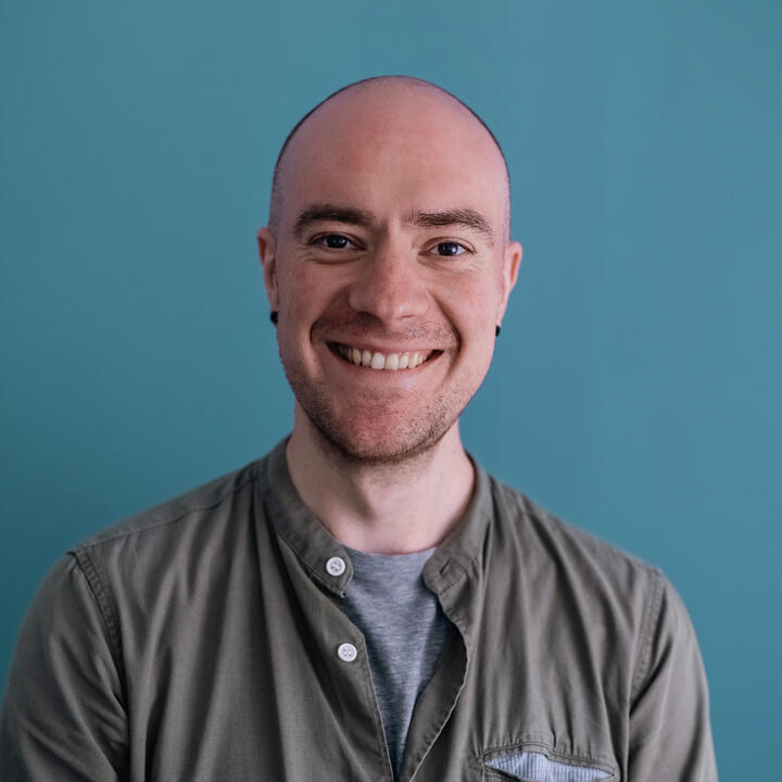 Portraitbild von Simon Kühn